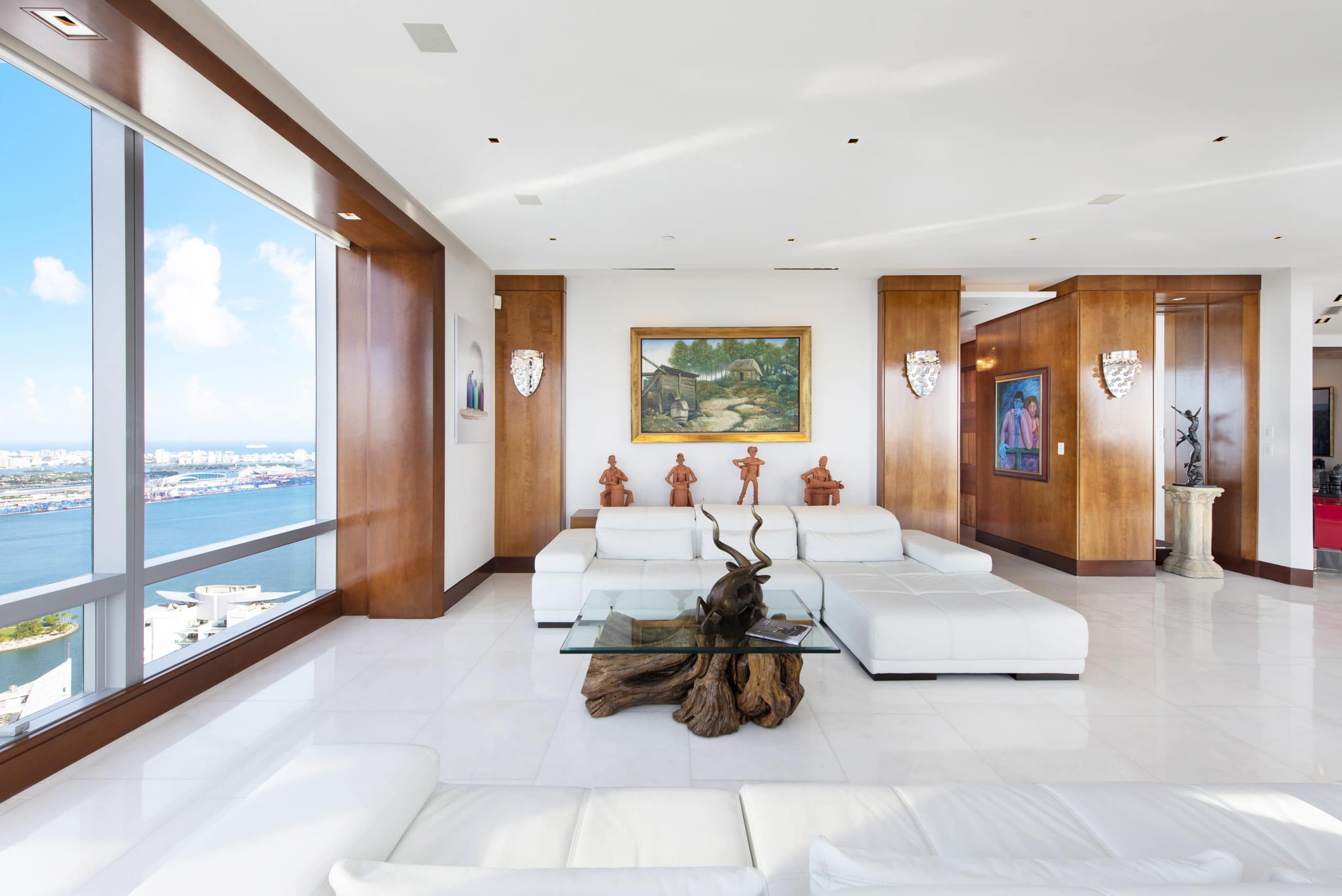 Platinum Luxury Auctions/Blue Ocean Photography